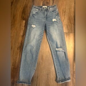 Risen Distressed Jeans 💫